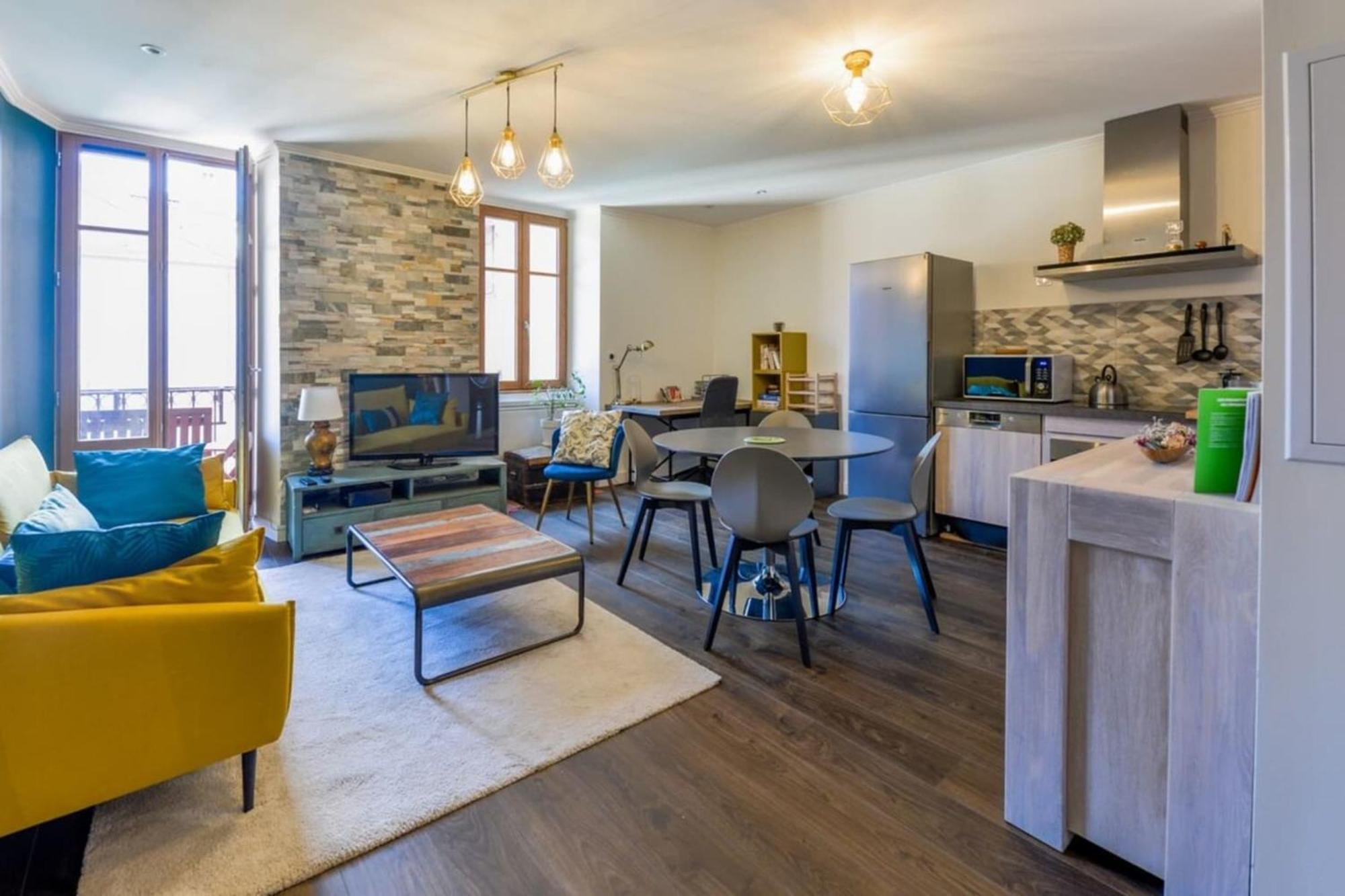 3-Star Rated Apartment In The Heart Of The Old Town With A View Άννεσι Εξωτερικό φωτογραφία